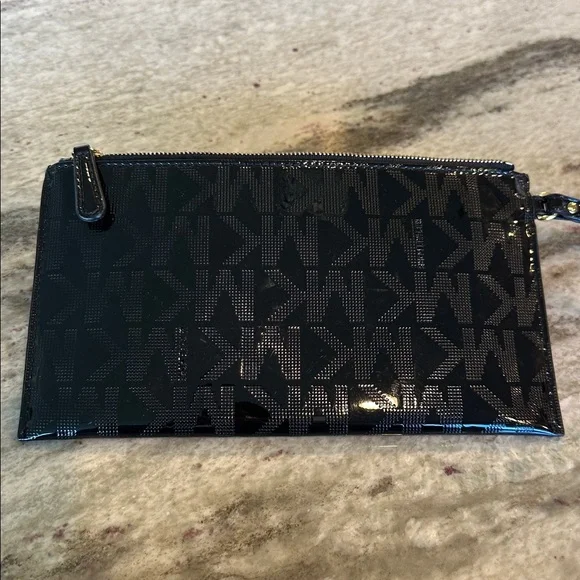 Michael Kors Shiny Black Logo Clutch - Picture 5 of 5